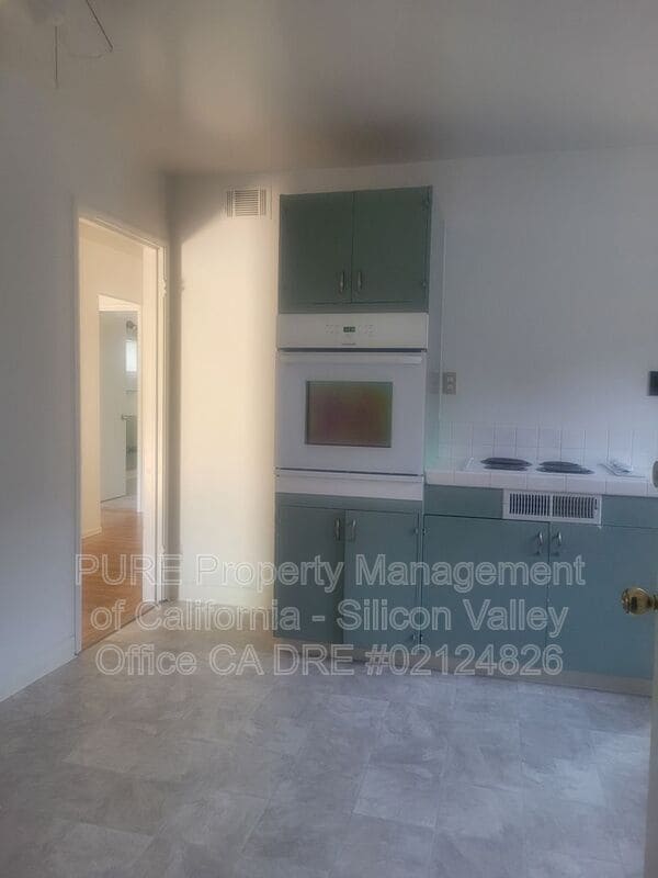 Building Photo - 4860 Clydelle Ave