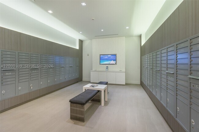 Building Photo - 17111 Biscayne Blvd