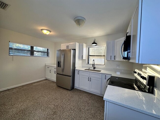 Building Photo - 5618 Aileen Dr