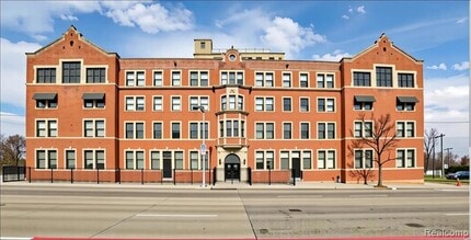 Building Photo - 6533 E Jefferson Ave