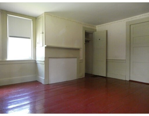 Building Photo - 200 Pleasant St
