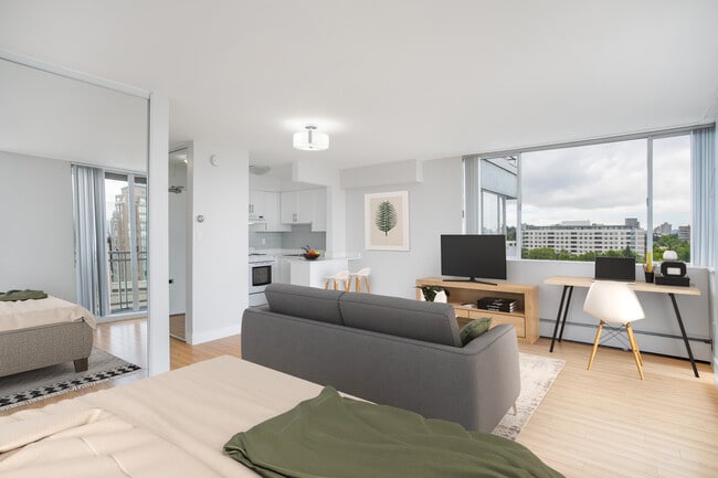 Building Photo - Hollyburn Court
