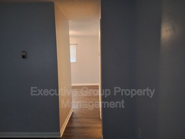 Foto del edificio - 1140-4 Evelyn Drive