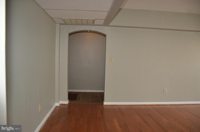 Foto del edificio - 1736 Queens Ln