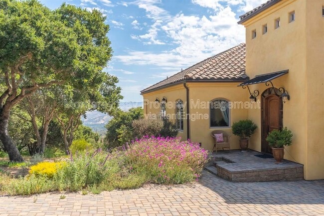 Building Photo - 287 Laureles Grade