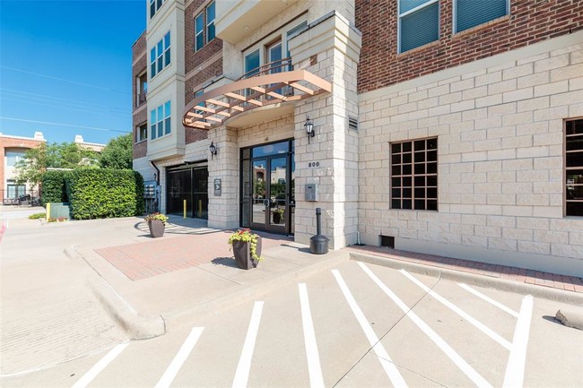 Foto del edificio - 800 E 15th St