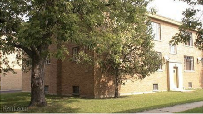 Building - 739 N Linden Ave