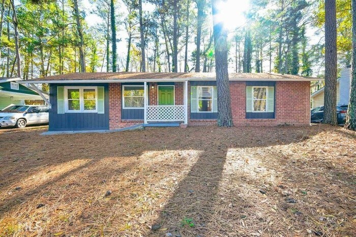 Primary Photo - 185 Oak Dr SE