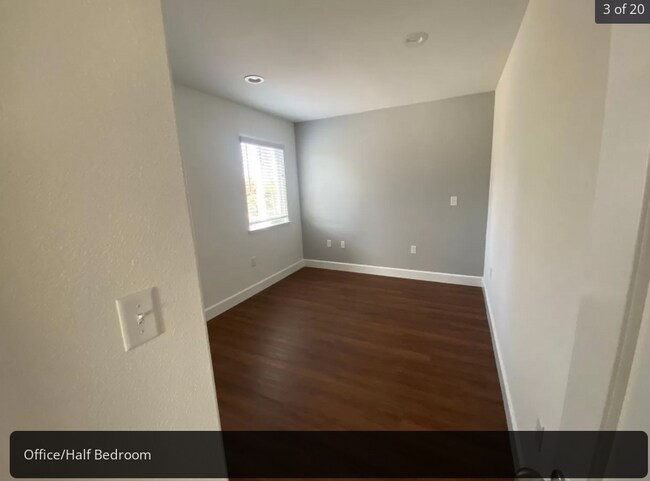 Building Photo - 8055 Oak Ave