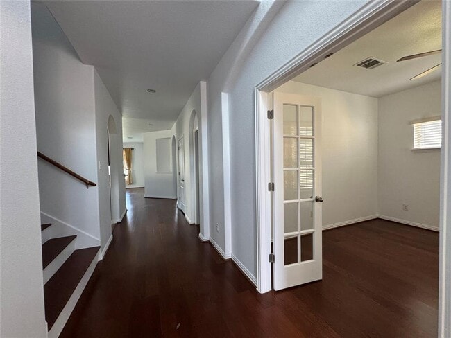 Building Photo - 123 Honey Grove