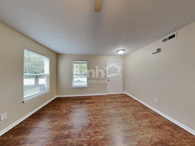 Foto del edificio - 9772 Trail Drive