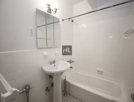 Foto del edificio - Parsons Blvd & 34th Avenue