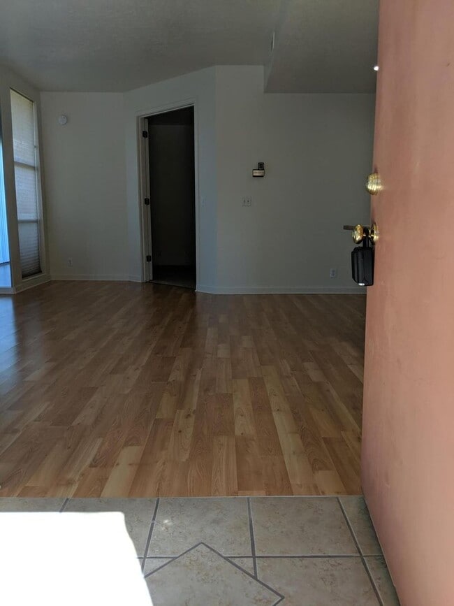 Building Photo - La Mirage 1 bedroom Condo