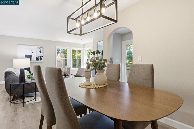 Foto del edificio - 3279 Mt Diablo Ct