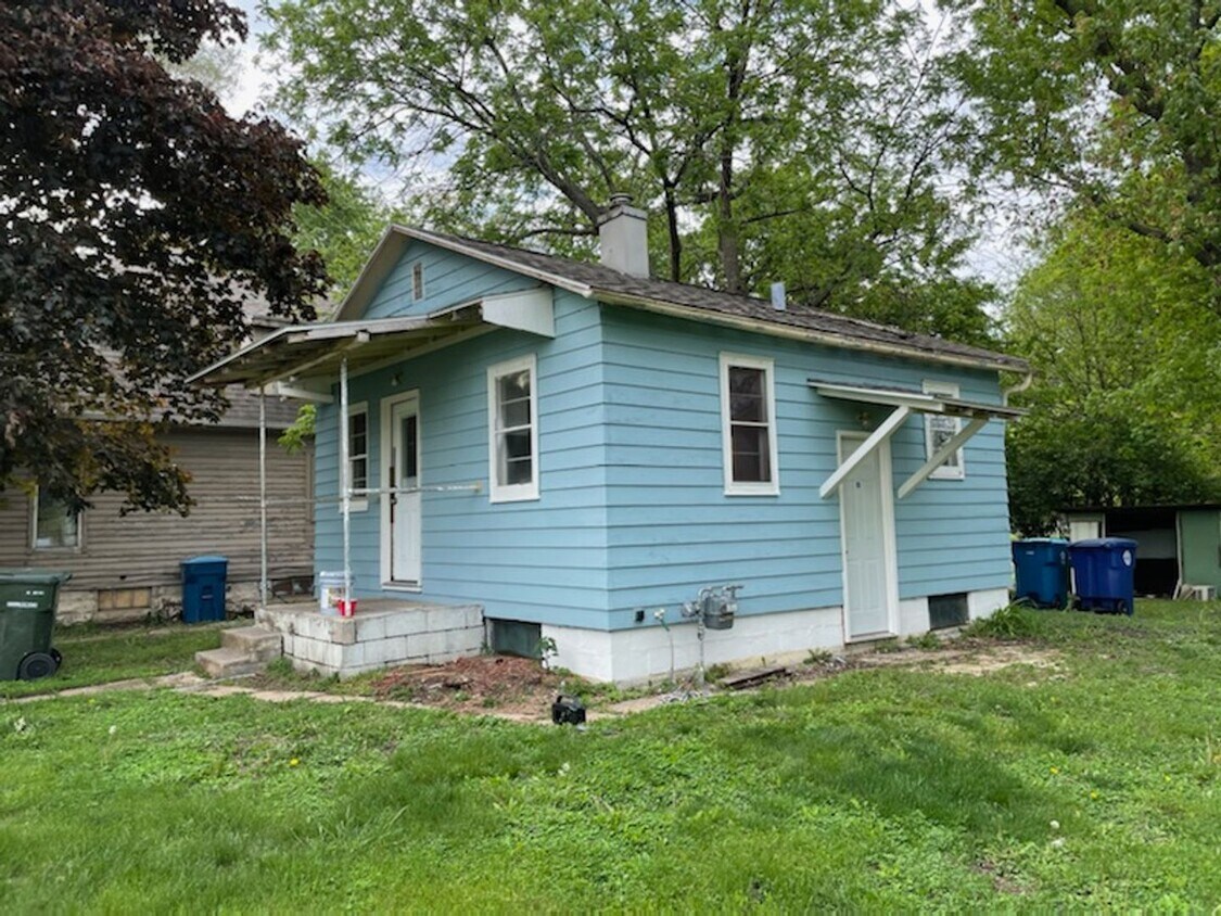 Primary Photo - FOR RENT- 202 Janney **PETS OK**