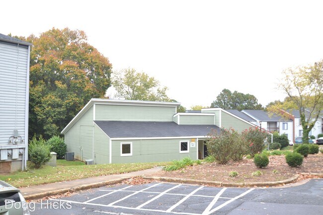 Building Photo - 2 br, 2 bath House - 821-H Farmhurst Dr