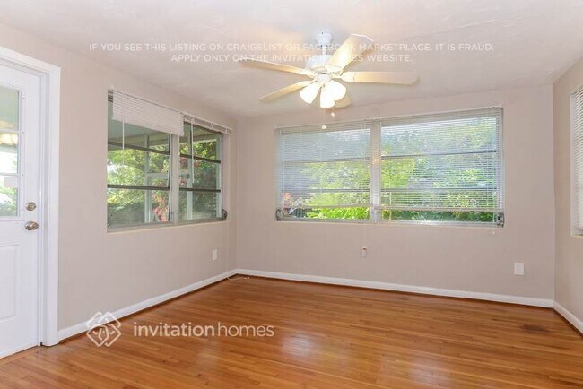 Foto del edificio - 2359 Eastwood Dr