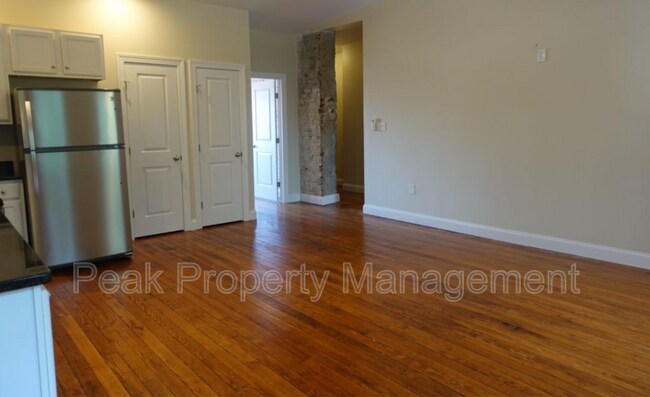 Foto del edificio - 2512 W Main St