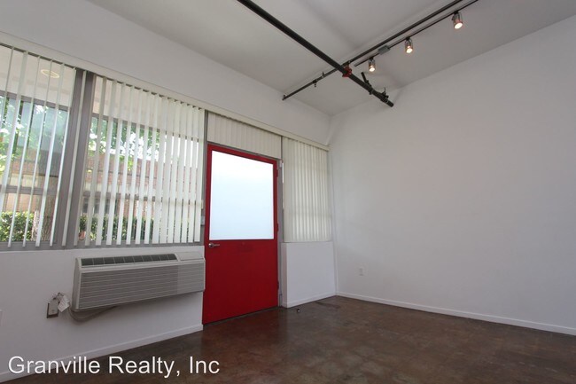 Building Photo - 64 N Fulton St