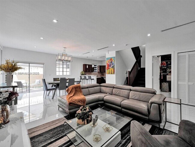 Foto del edificio - 7565 NW 177th Terrace