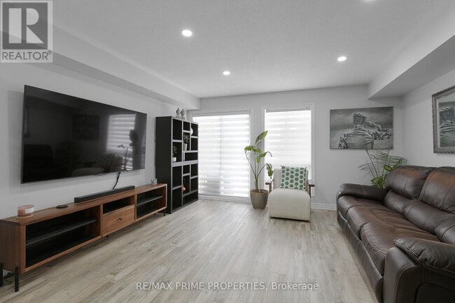 Building Photo - 65 Crosby Private