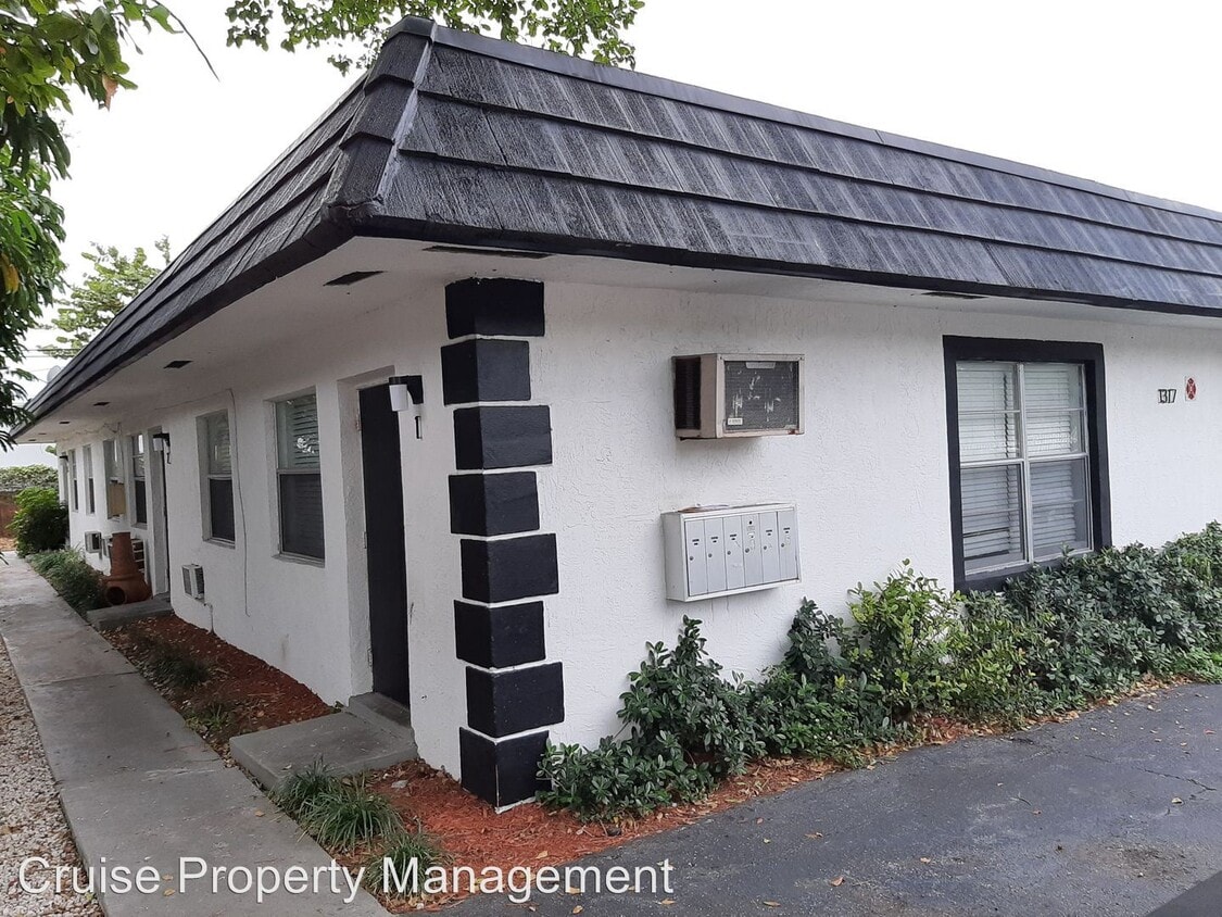 Primary Photo - 1317 NE 5th Ave