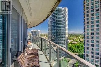 Building Photo - 60 Absolute Ave