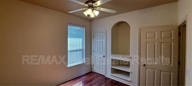 Building Photo - 3100 SW Tunica Ave