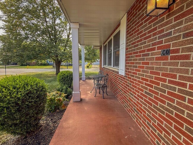 Foto del edificio - 3084 Sawyer Dr