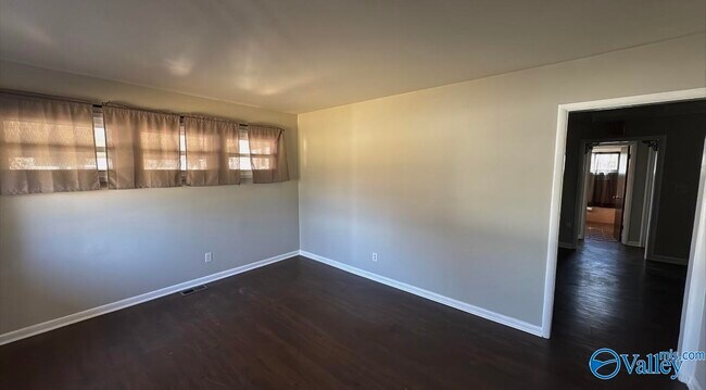 Building Photo - 2901 Azalea Rd SW