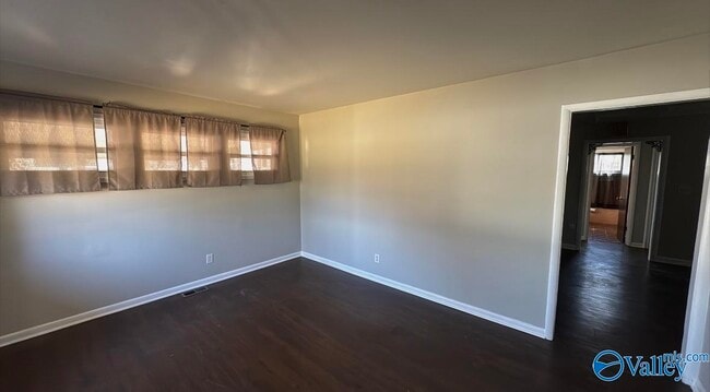 Foto del edificio - 2901 Azalea Rd SW