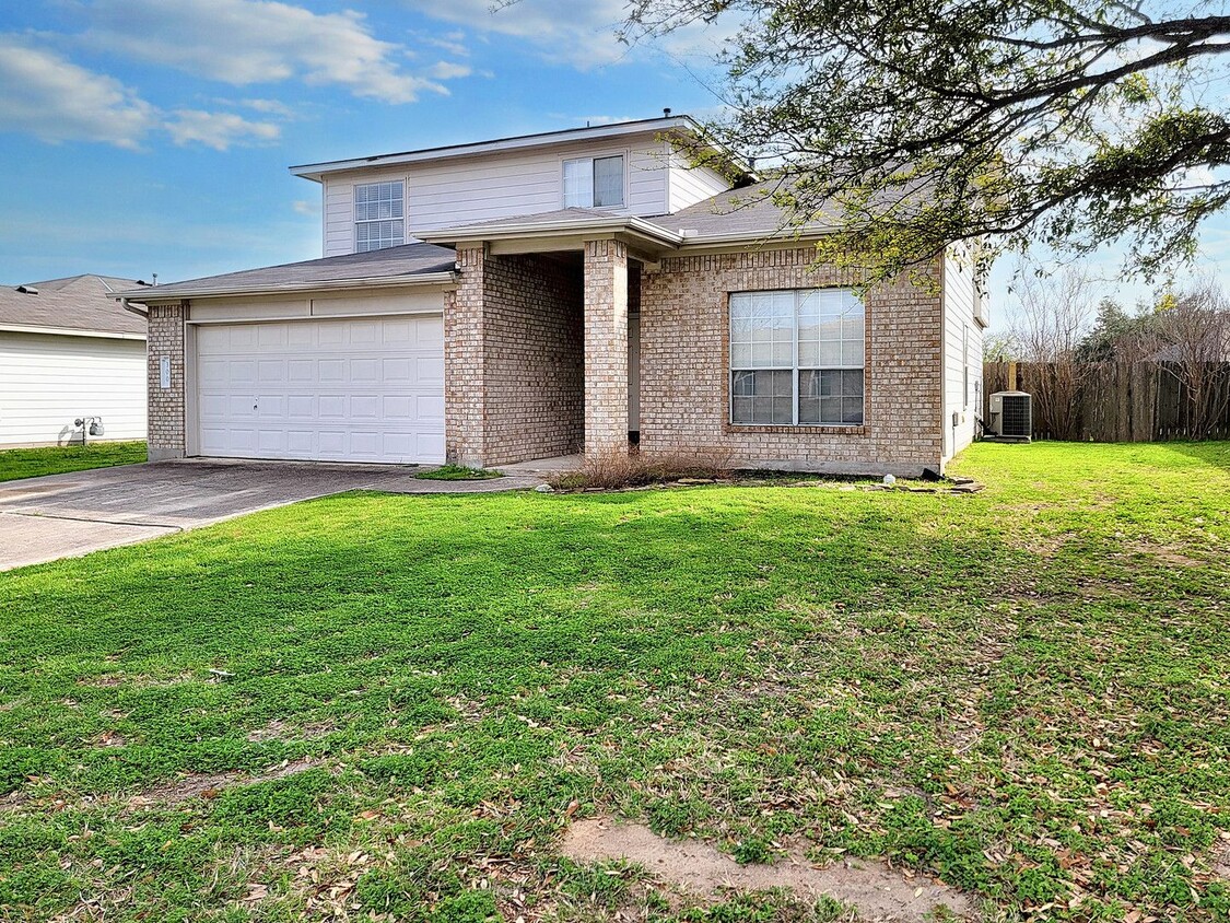 Primary Photo - Charming 3/BR 2.5/BA Home with Bright Inte...