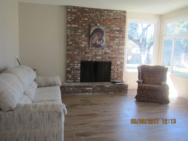 Building Photo - 4794 El Molino Ave