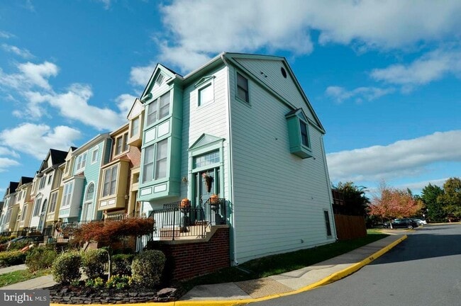 Building Photo - 102 Meherrin Terrace SW