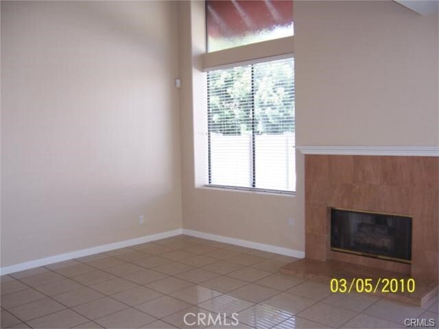 Building Photo - 1558 San Fernando Dr