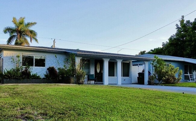 Photo - 554 NW 46th St House