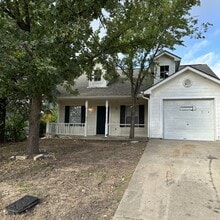 Building Photo - 1704 Lovingood Dr