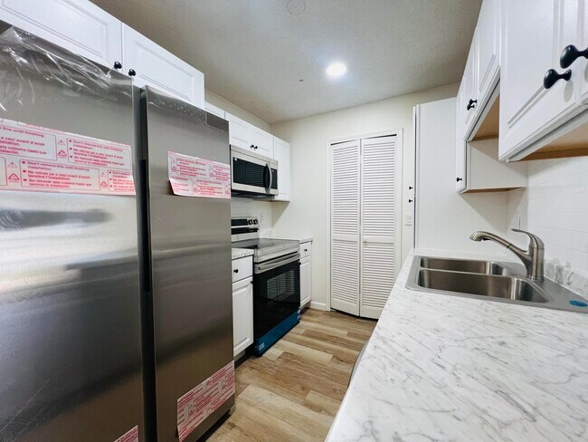 Building Photo - 11877 Sturbridge Ln