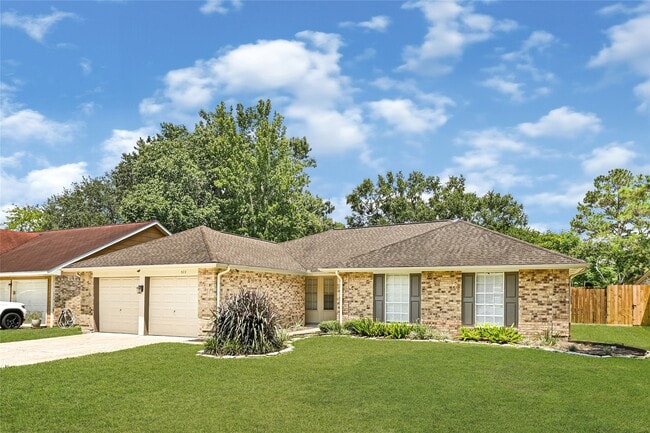 Building Photo - 522 Country Ln