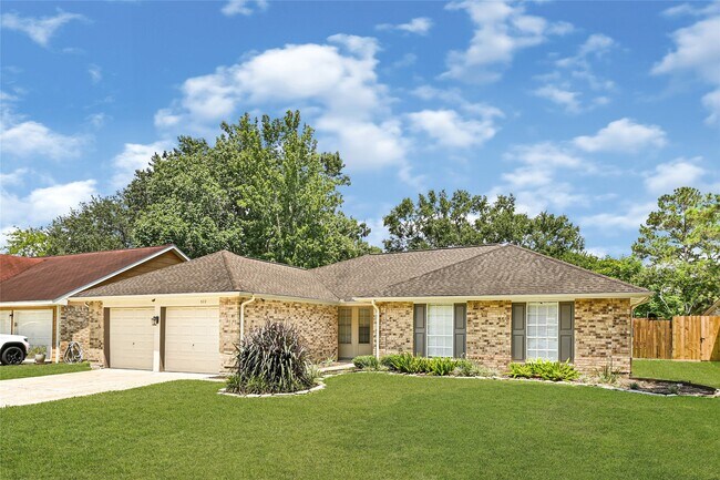 Foto del edificio - 522 Country Ln