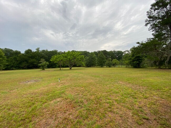 Foto del edificio - 3 Bedroom home on 1 Acre in Jennings