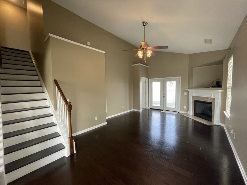 Foto del edificio - Beautiful END-UNIT 3BR 2.5BA Townhouse in ...
