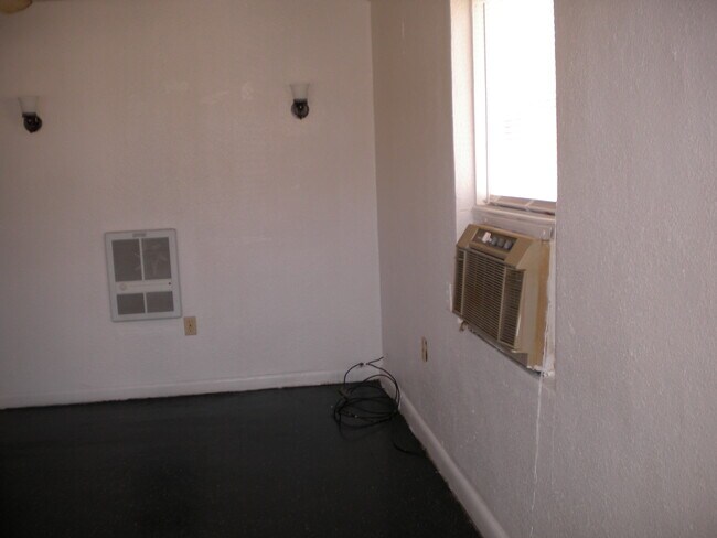 Foto del edificio - 1800 S Westmoreland Dr