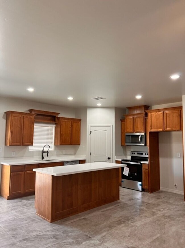 Foto del edificio - 13235 S Renee Ave