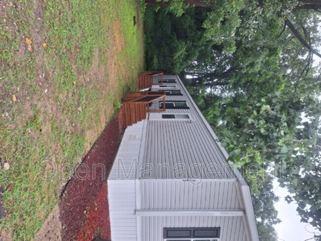 Foto del edificio - 301 Mantle Ave