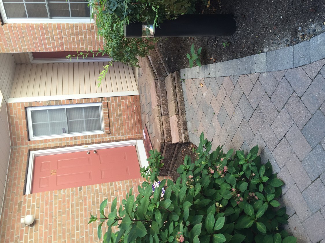 123 Adamecs Way, South Amboy, NJ 08879 Condo for Rent in South Amboy, NJ