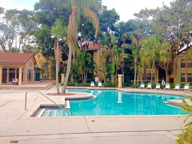 Foto del edificio - 4341 W McNab Rd