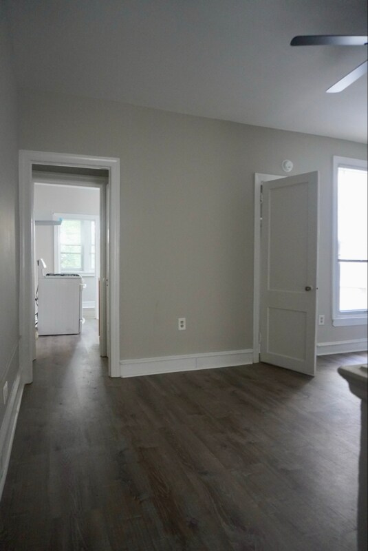 Foto del edificio - 5900Chester Ave