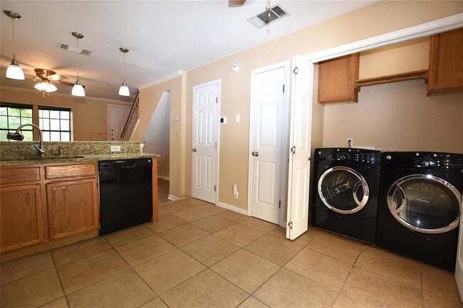 Building Photo - 11404 Walnut Ridge Dr