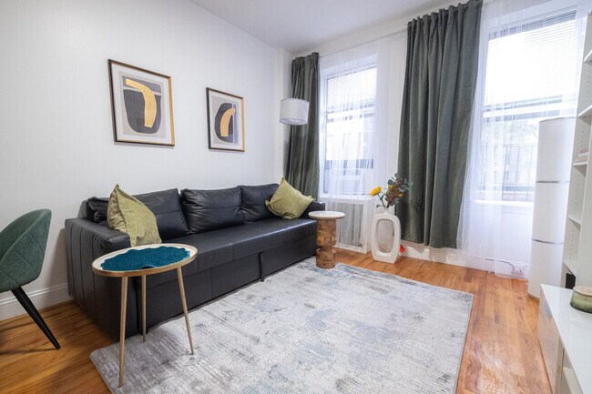 Foto del edificio - 305 E 95th St